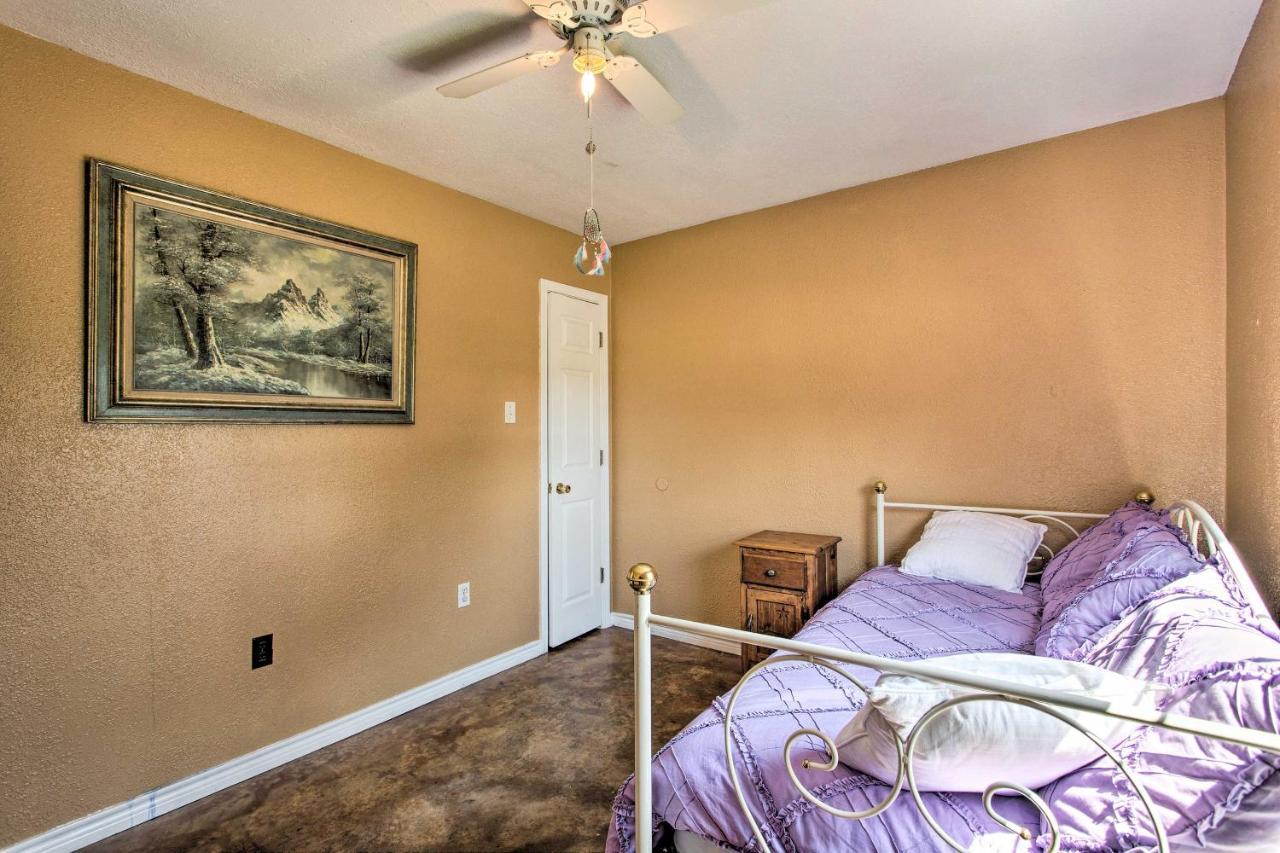 Texas Cabin On 130 Acres Walk To Lake Ray Roberts Collinsville Exterior photo