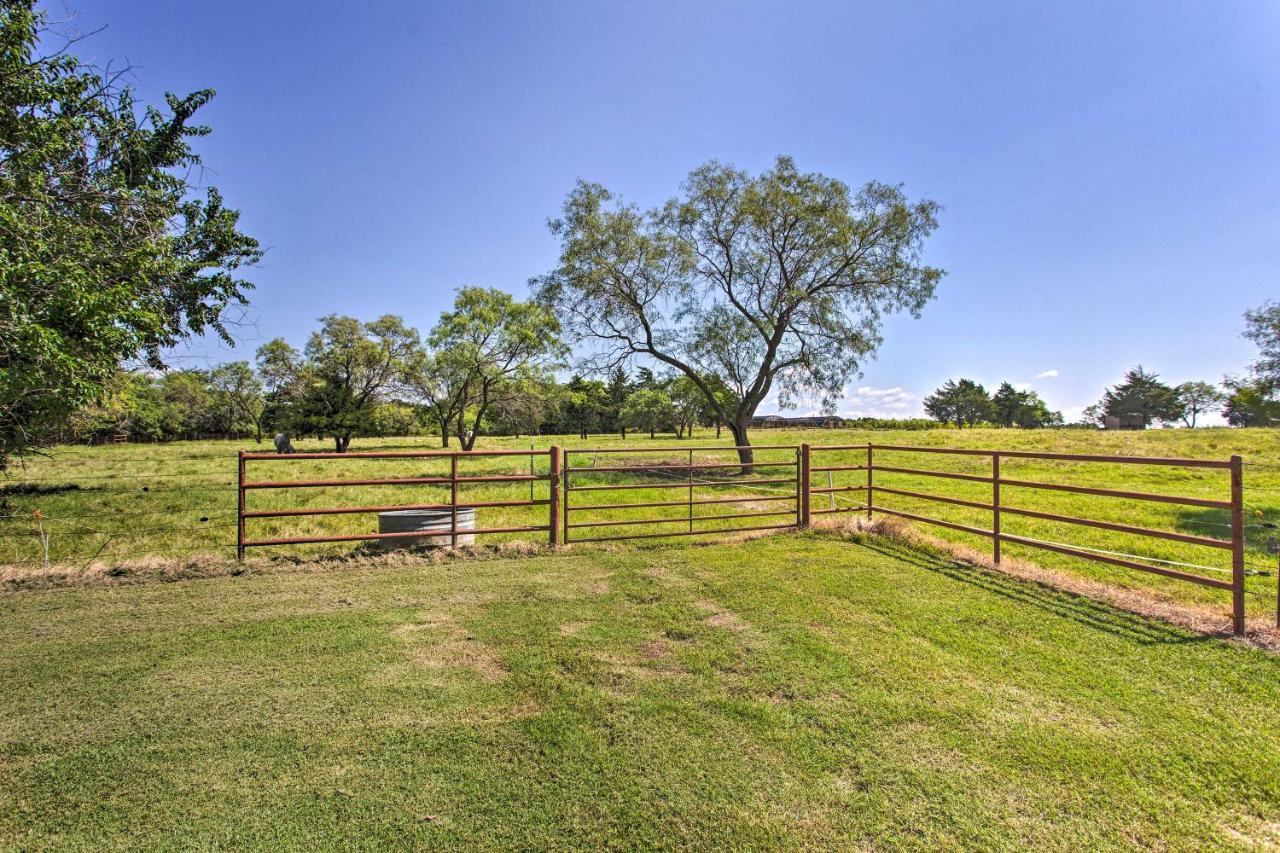 Texas Cabin On 130 Acres Walk To Lake Ray Roberts Collinsville Exterior photo